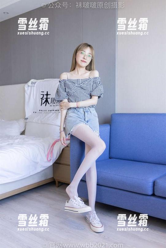 袜啵啵-芝士 袜啵啵 - 芝士的花絮图包:薄灰丝故障版,不小心出糗了