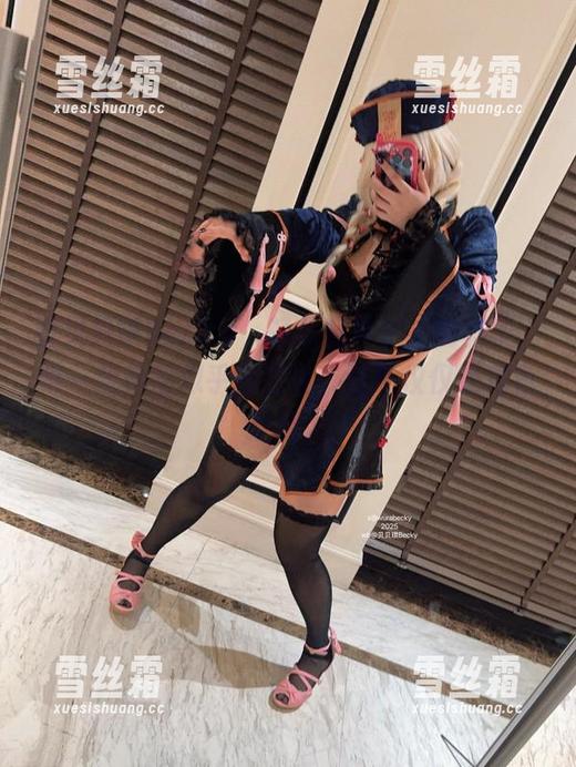 贝贝琪Becky 看贝贝琪Becky,轻松化身护士的样子,每一张作品似乎都在说,这不仅仅是角色扮演。