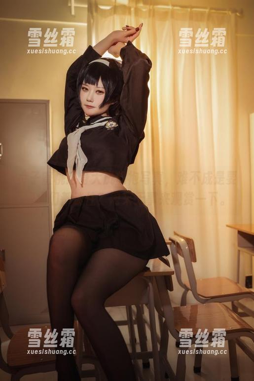 贞子蜜桃 贞子蜜桃这身大凤旗袍写真,难不成是要把我们都迷住?闲来无事来观赏一下。