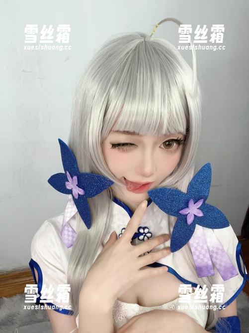 趴趴捣蛋陌 “趴趴捣蛋陌”的定制校服图片,是否也在挑战你的想象?