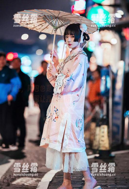 阿包也是兔娘 拜托,阿包也是兔娘的宝青坊主私拍,这美图让我想起南京的小吃!
