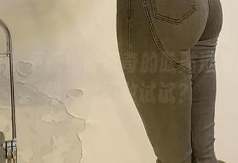 微密圈 - 更新！陈佩奇的脸贴过来的新姿势，敢不敢试试？