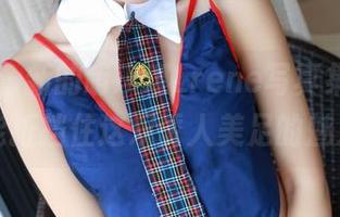 青豆客 - 新的萌琪琪Lrene写真集来了，谁能抵挡住这双诱人美足的魅力？