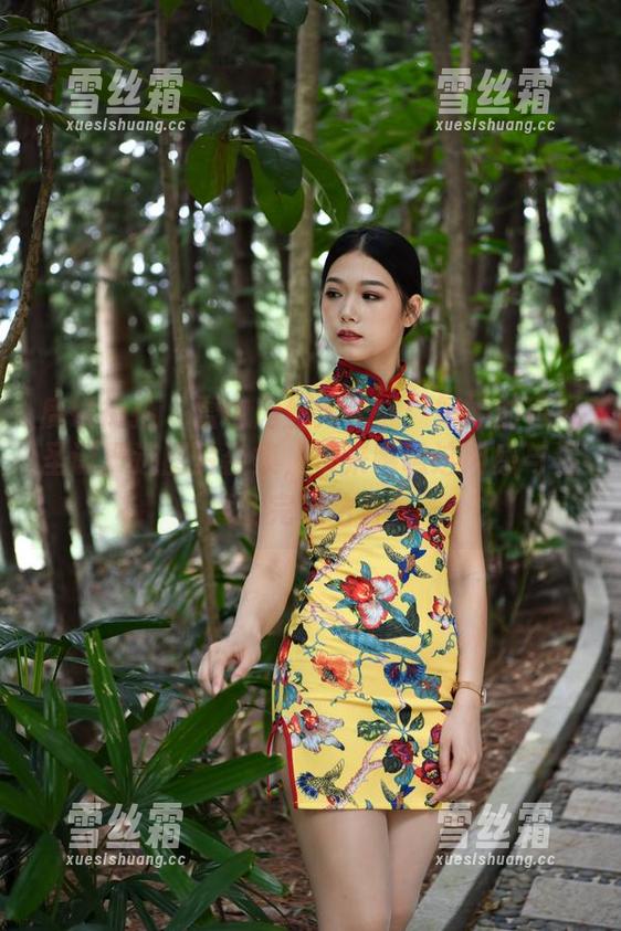 魔镜街拍-婷婷 魔镜街拍 - 雪中肉丝大作战:婷婷的寒风圣诞严选图片合集,快来瞧瞧这肉感与温度的完美结合!