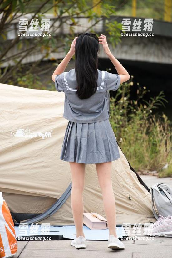魔镜街拍-曼曼 魔镜街拍 - 曼曼在线图集:如何把奶牛拍得奶奶的都不认得!