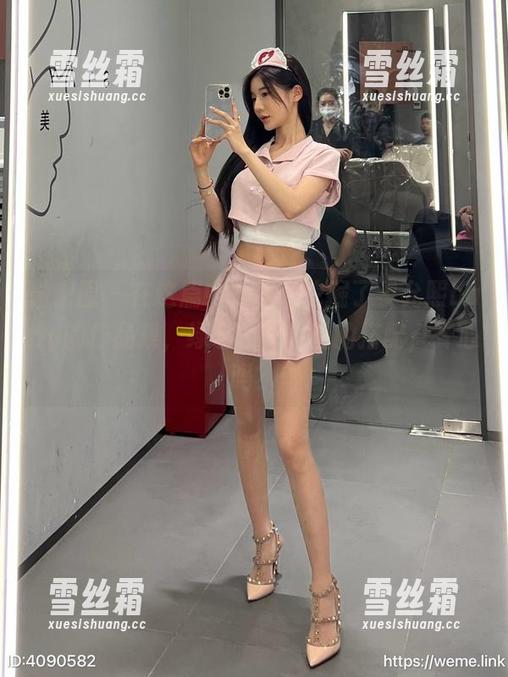 黎允熙baby 微密圈 - 在这篇中,我们挖掘了黎允熙baby的作品集,绿色白色蕾丝的搭配,开心吗?