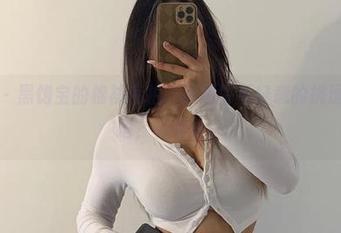 微密圈 - 黑饱宝的棉袜私拍，原图中不经意的挑逗意识，唔，真微妙。